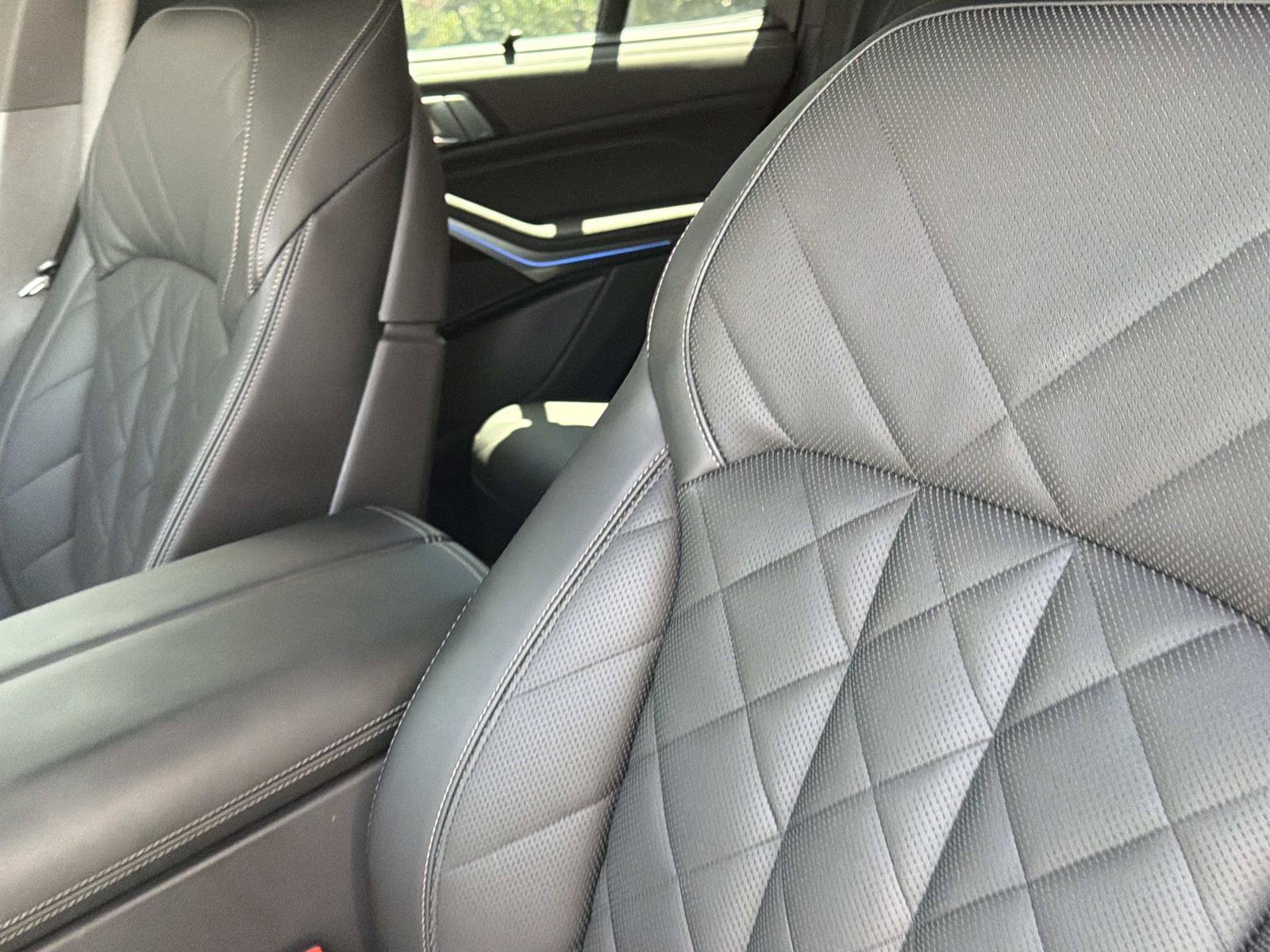 Used 2025 BMW X5 sDrive40i w/ Climate Comfort Package RWD image 19