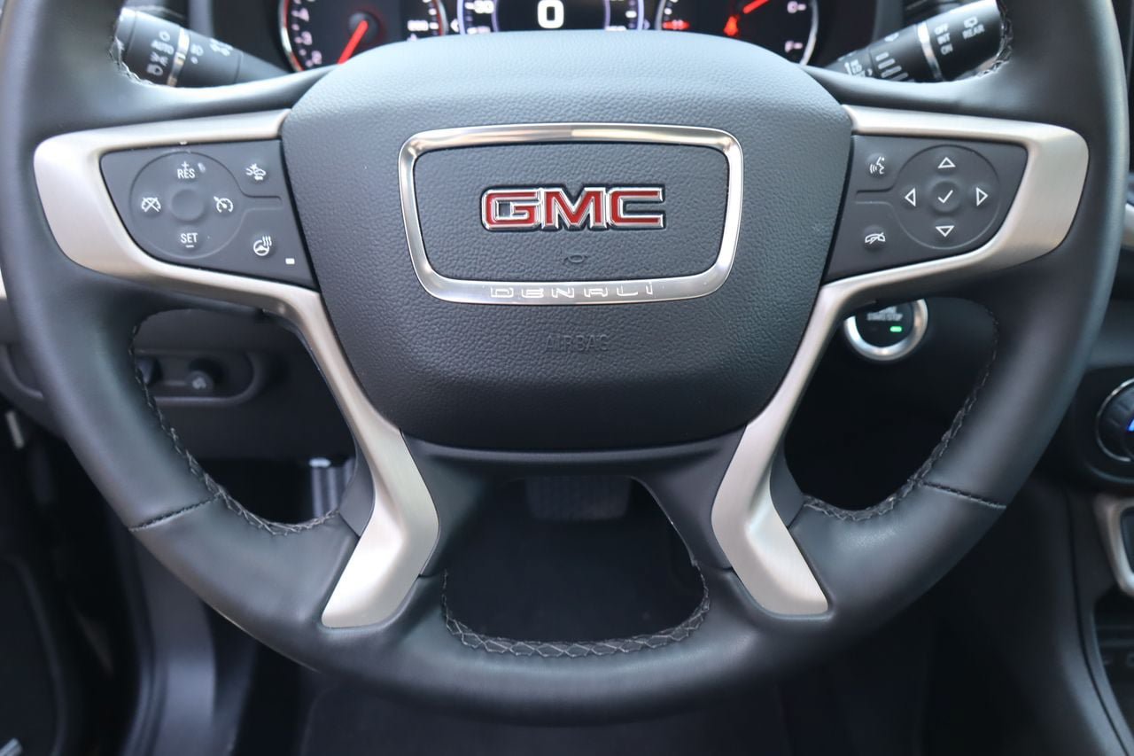Used 2023 GMC Terrain Denali w/ Denali Premium Package AWD/4WD image 12