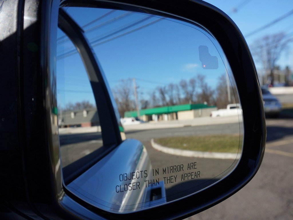 Used 2025 Land Rover Range Rover SE image 34