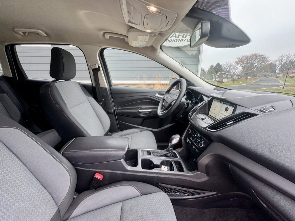 Used 2019 Ford Escape SE image 18