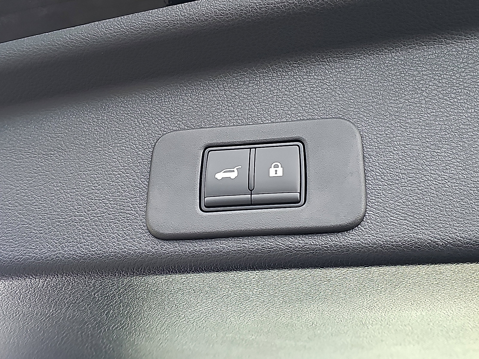 Certified 2025 Nissan Murano SV image 29