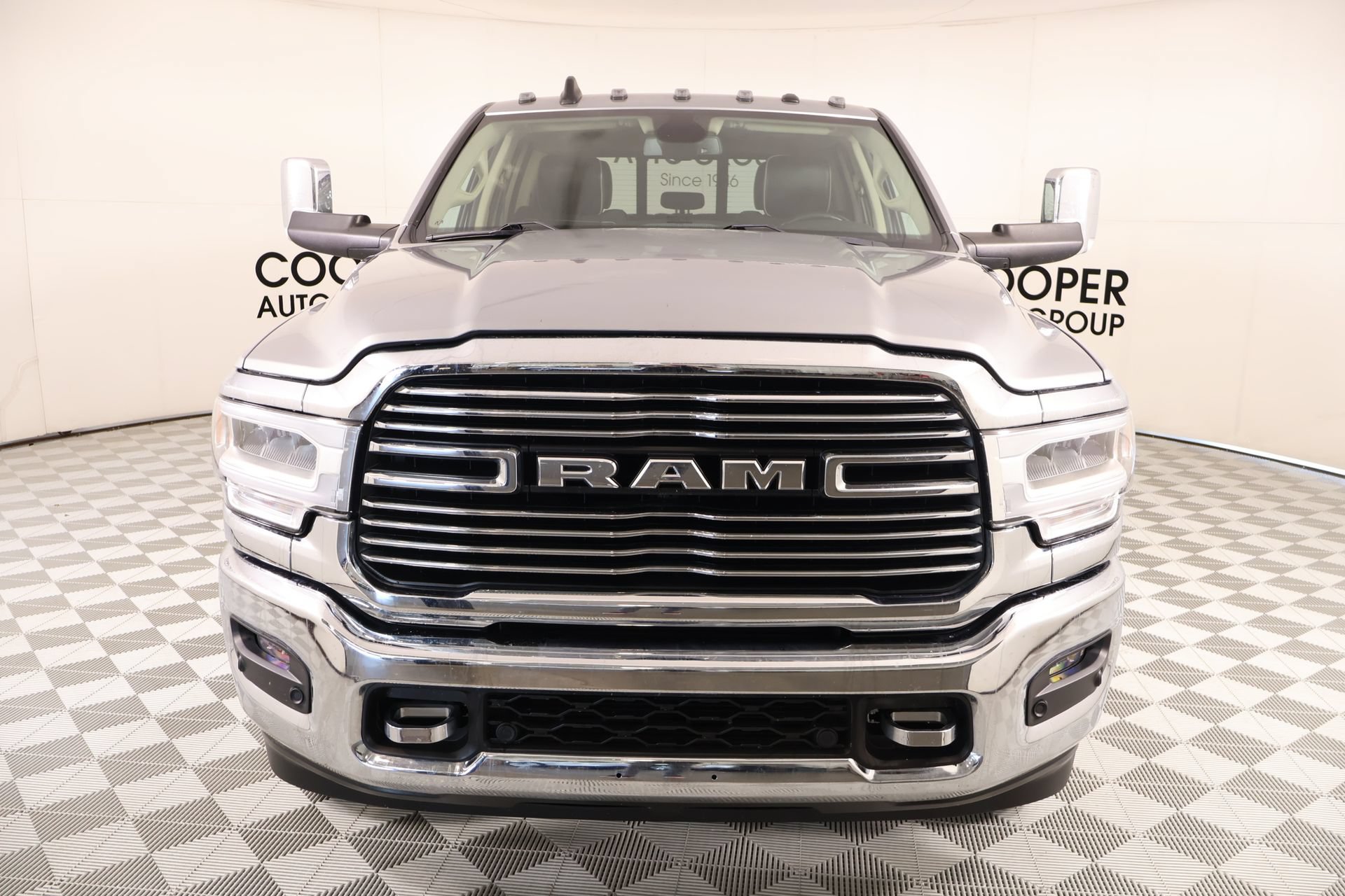 Used 2022 RAM 3500 Laramie AWD/4WD image 10