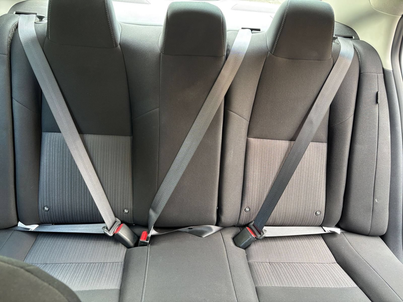 Used 2025 Nissan Sentra SV FWD image 33