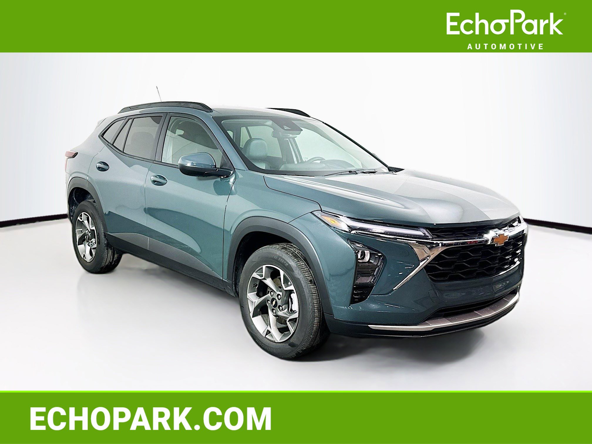 Used 2025 Chevrolet Trax LT