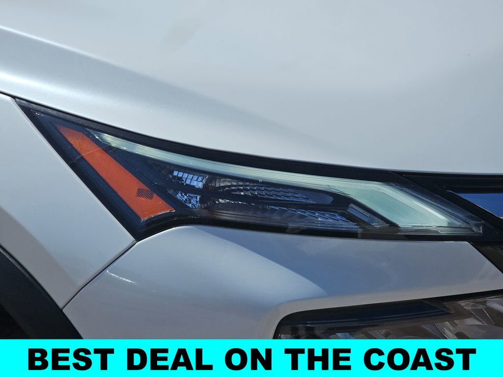 Used 2024 Nissan Rogue SV image 33