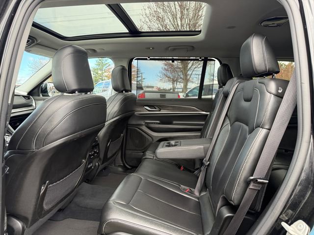 Used 2023 Jeep Grand Cherokee L Limited w/ Luxury Tech Group II AWD/4WD image 37
