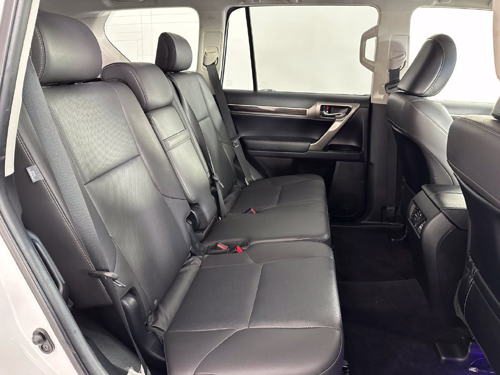 Used 2015 Lexus GX 460 w/ Navigation Package AWD/4WD image 20