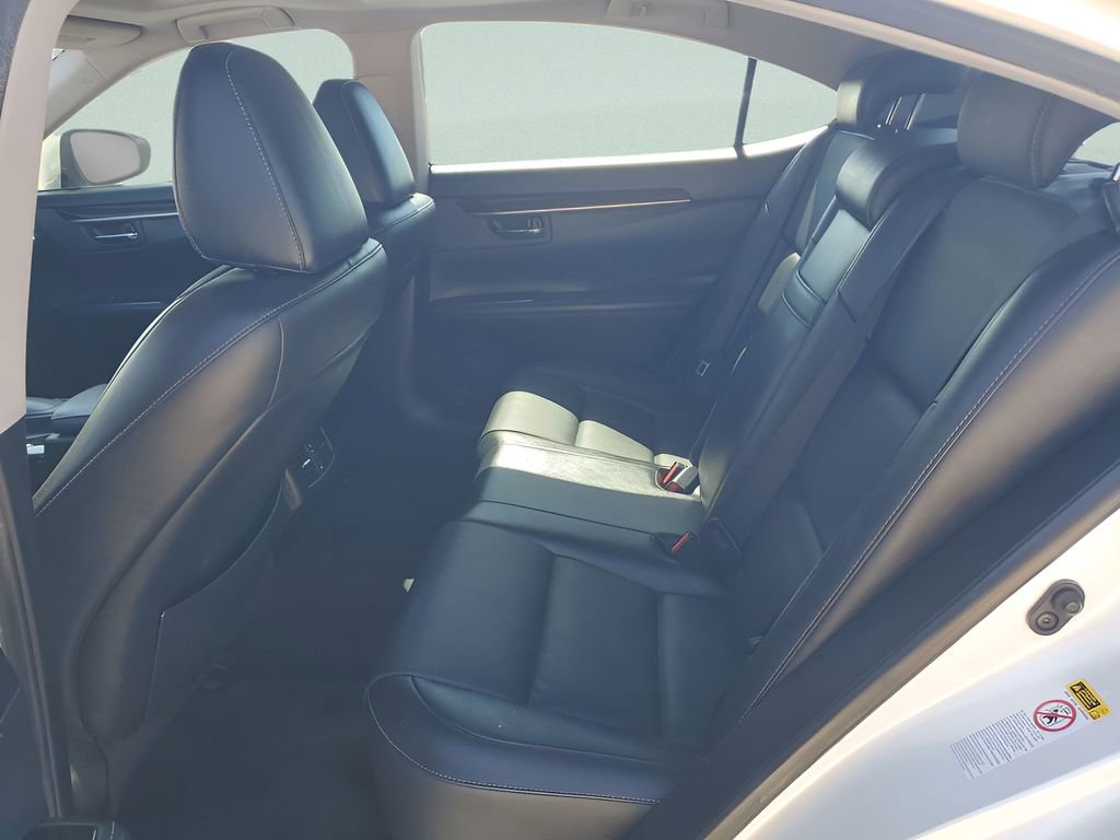 Used 2016 Lexus ES 350 w/ Premium Package w/Wood Trim image 23