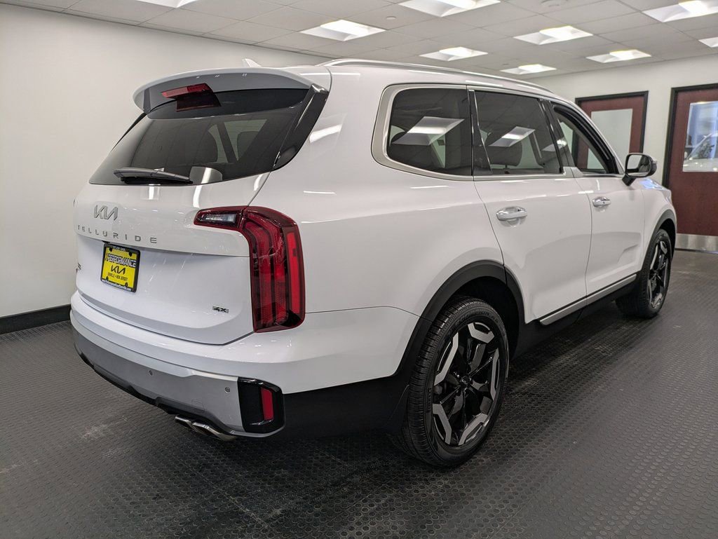 Certified 2024 Kia Telluride S w/ S Sunroof Package image 4