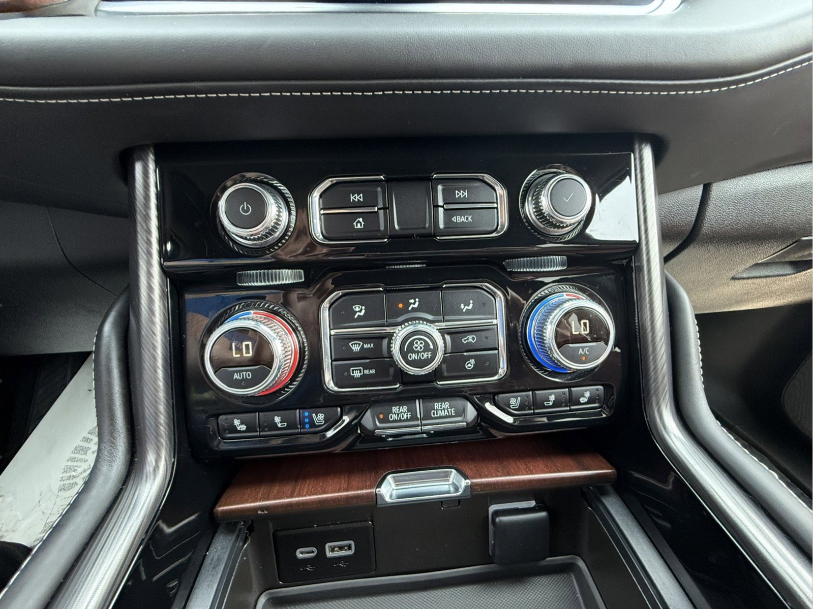 Certified 2024 GMC Yukon Denali Ultimate image 20