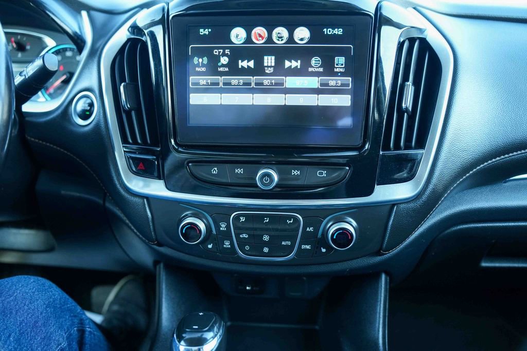 Used 2018 Chevrolet Traverse LT image 34