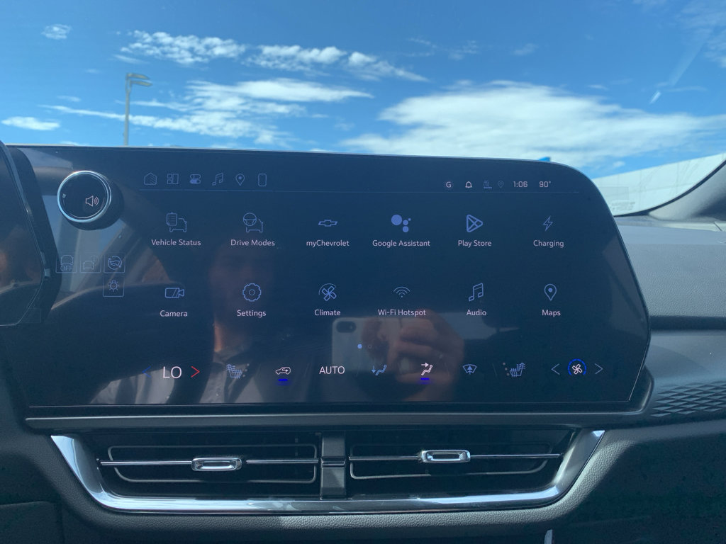 New 2026 Chevrolet Equinox EV LT image 6