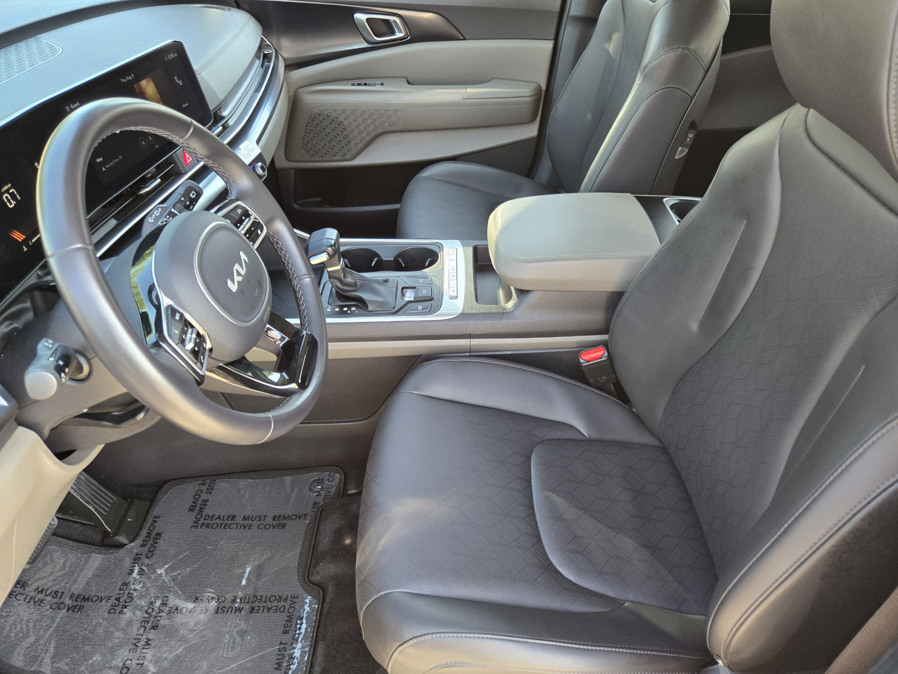 Used 2025 Kia Carnival FWD image 9