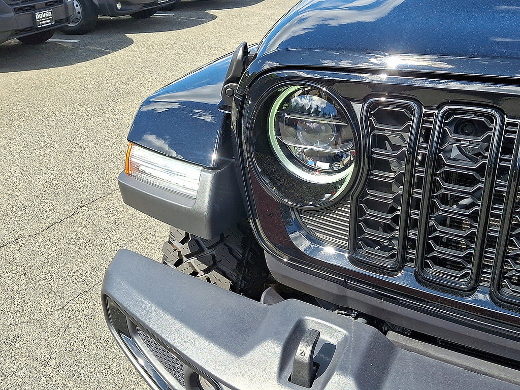 Certified 2026 Jeep Gladiator Sport AWD/4WD image 20