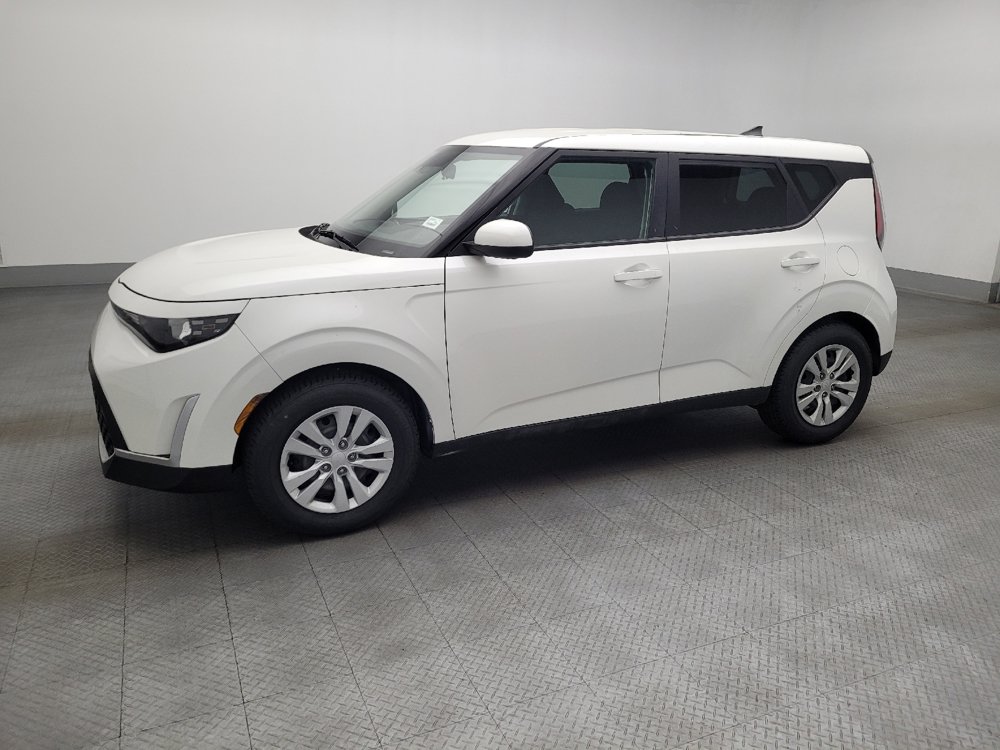Used 2023 Kia Soul LX FWD image 2