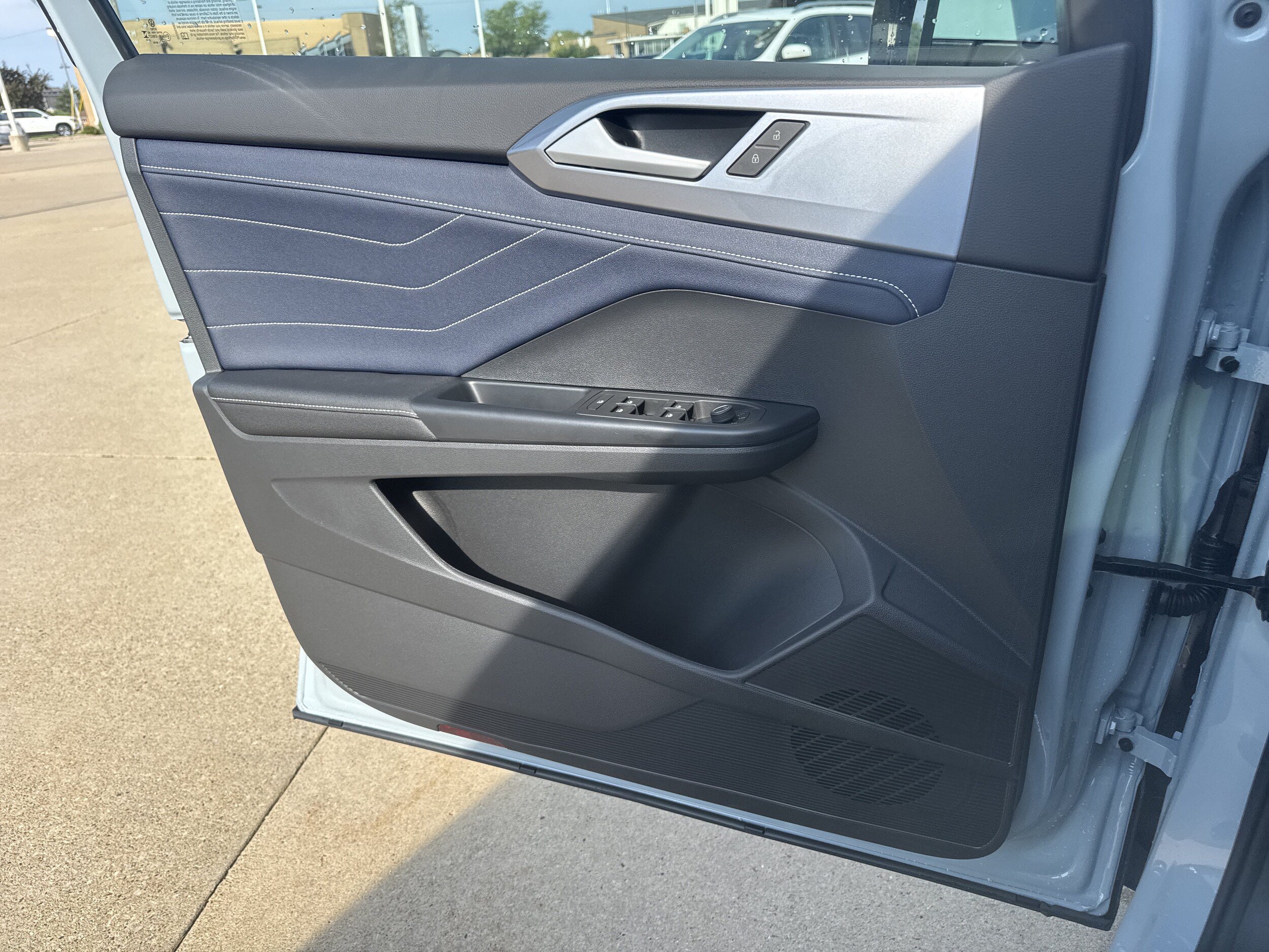 New 2026 Volkswagen Taos SEL AWD/4WD image 11