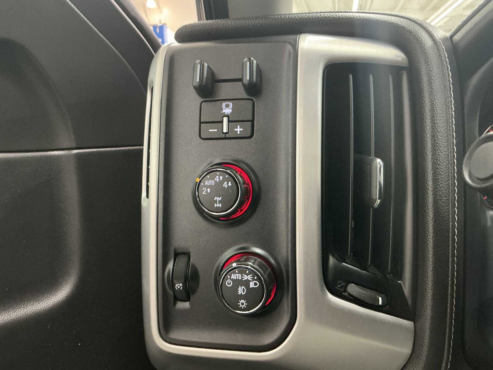 Used 2016 GMC Sierra 1500 SLE image 15