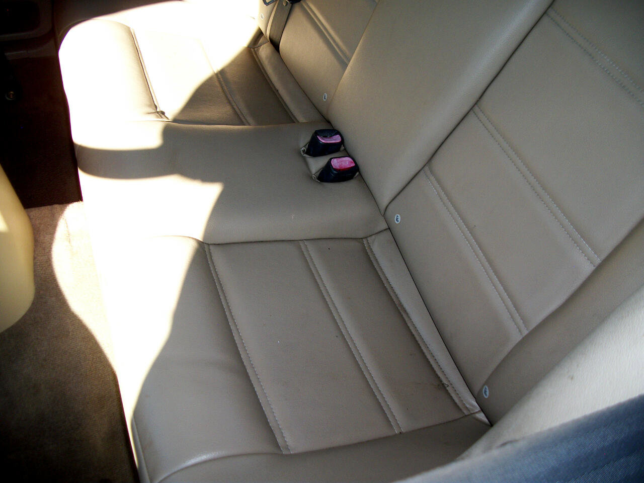 Used 2004 Ford Mustang Deluxe Convertible image 9