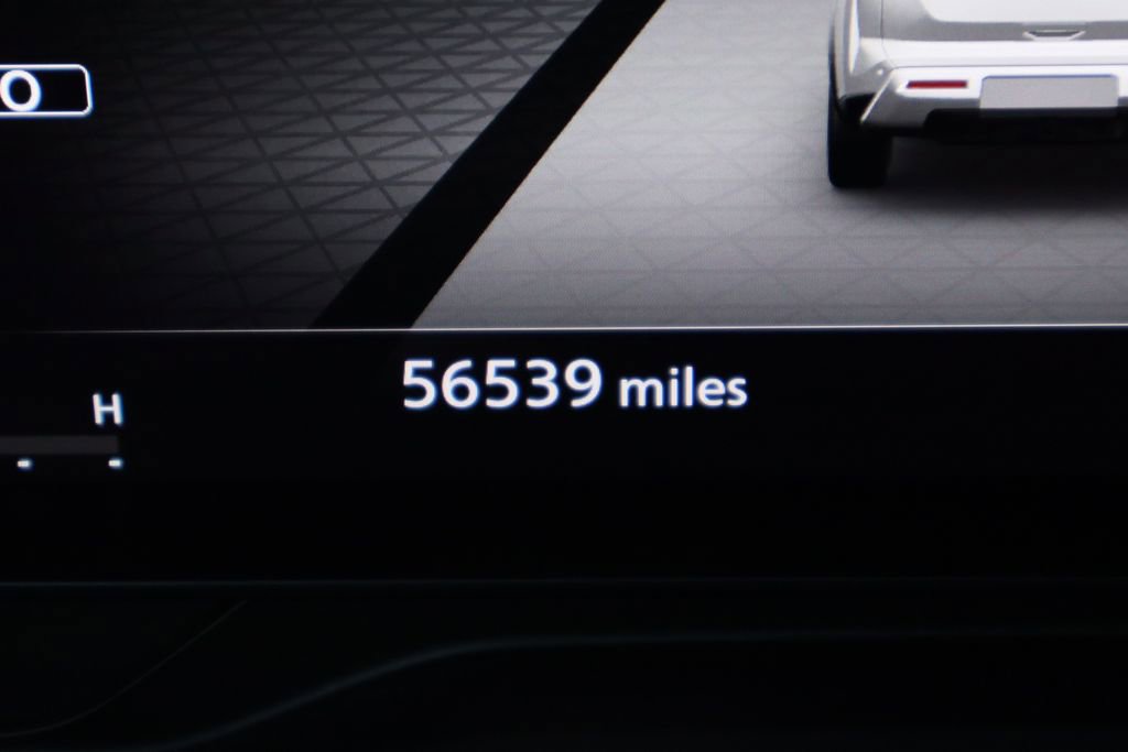 Used 2023 Nissan Pathfinder Platinum image 13