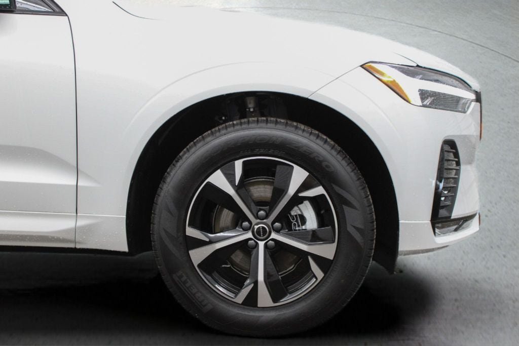 New 2026 Volvo XC60 B5 Core AWD/4WD image 14