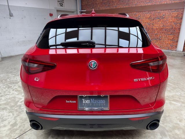 Used 2022 Alfa Romeo Stelvio Sprint image 5