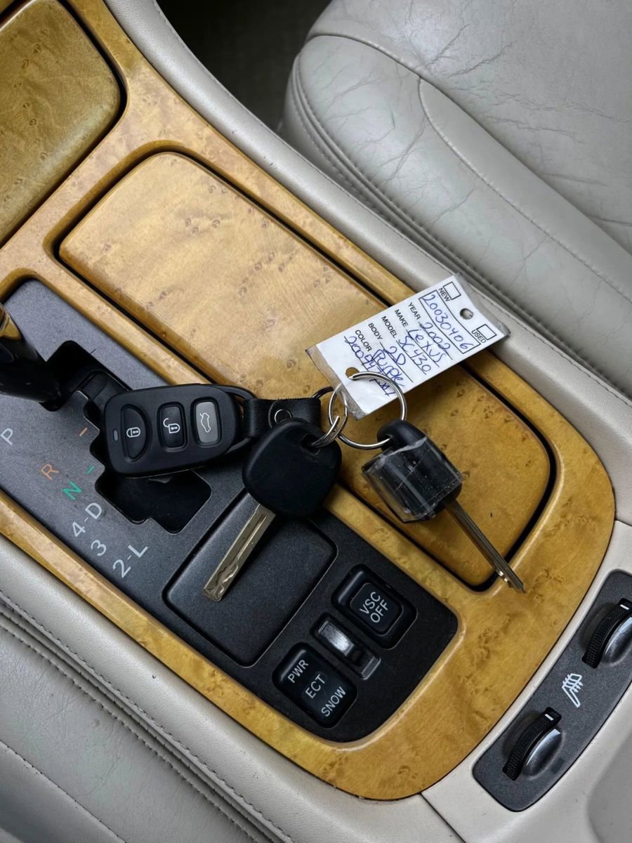 Used 2002 Lexus SC 430 Convertible image 16