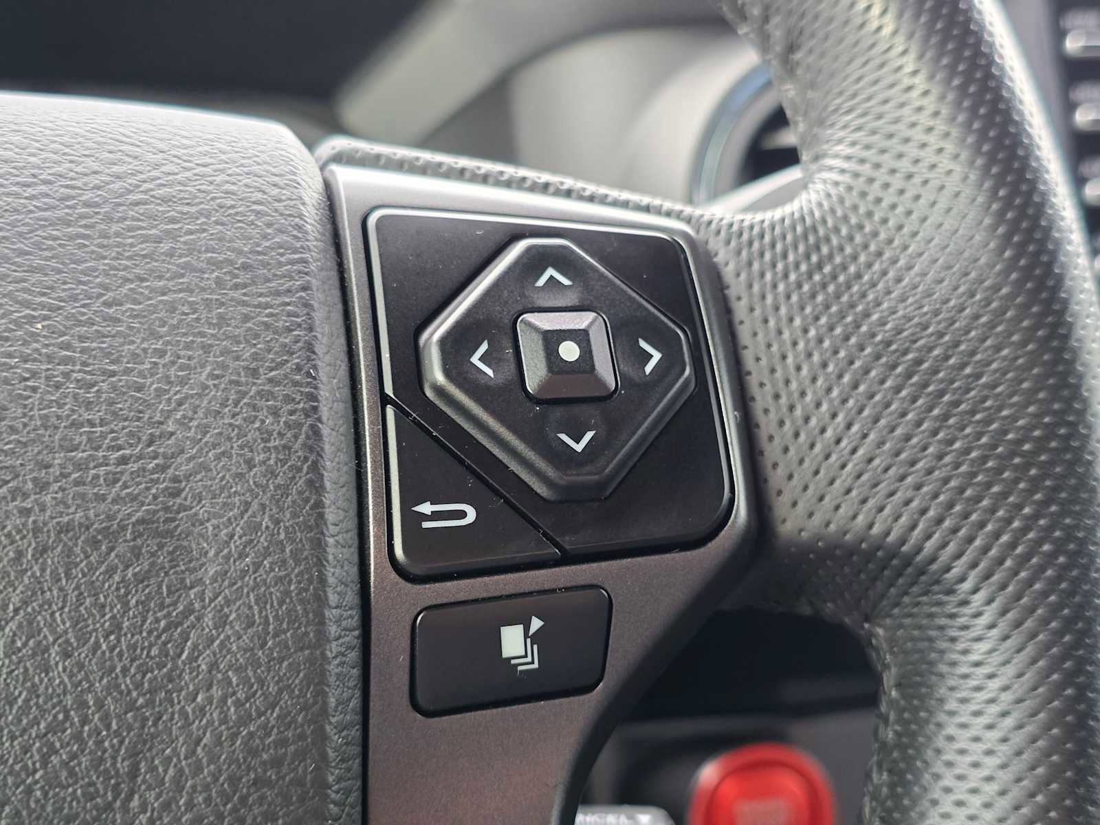 Used 2022 Toyota Tacoma TRD Off-Road image 34