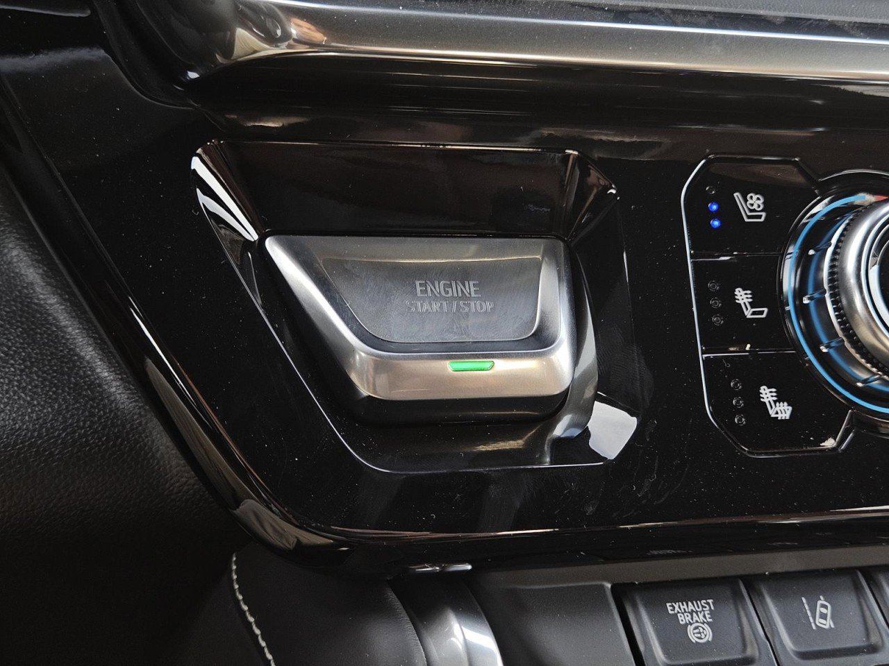 New 2026 GMC Sierra 2500 Denali Ultimate image 15