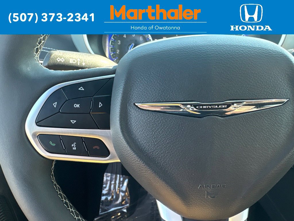 Used 2026 Chrysler Pacifica Limited FWD image 26