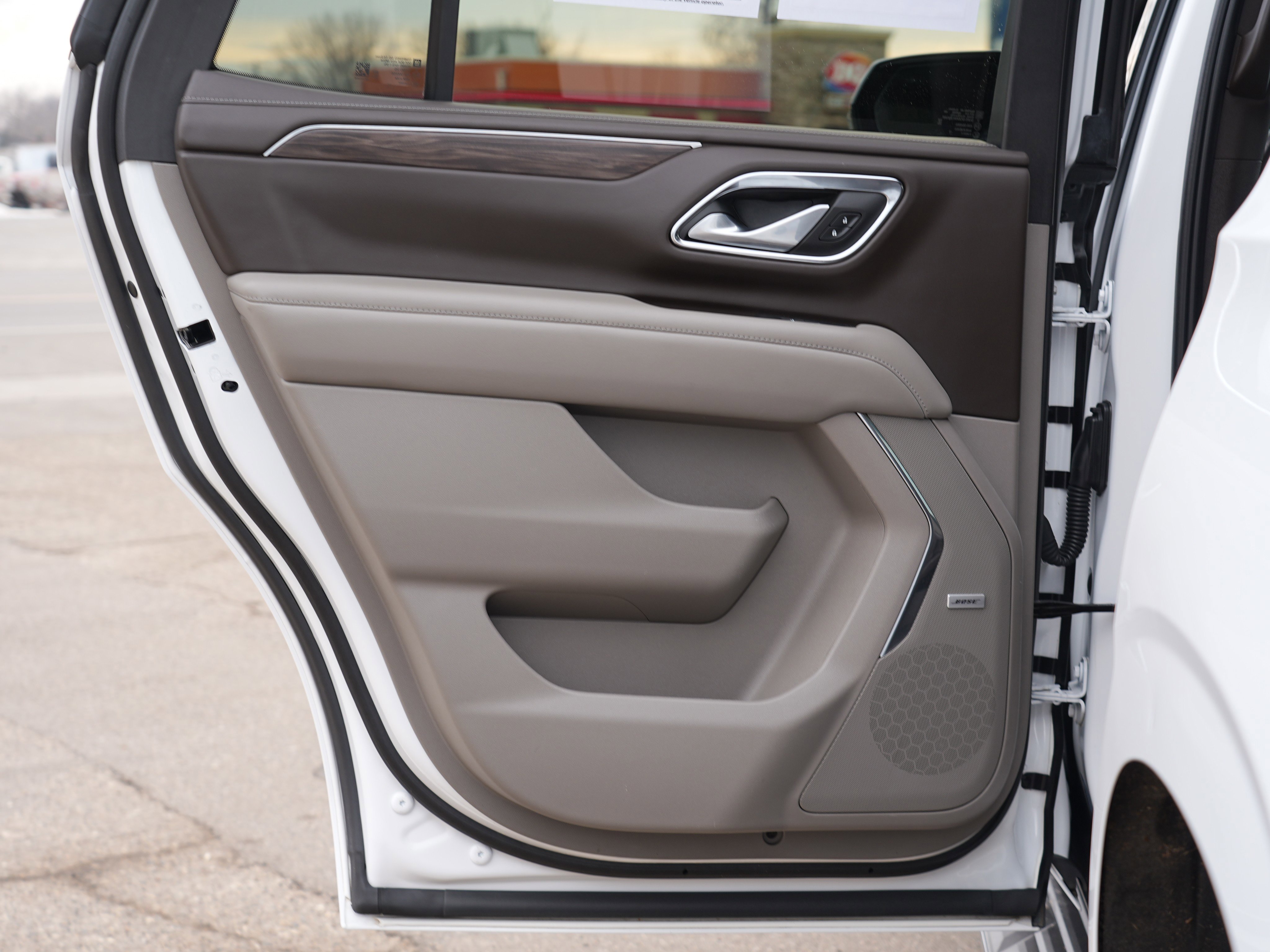 Used 2022 Chevrolet Tahoe LT w/ Luxury Package AWD/4WD image 23
