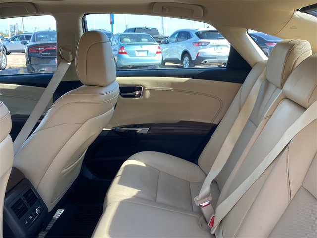 Used 2017 Toyota Avalon Limited image 16