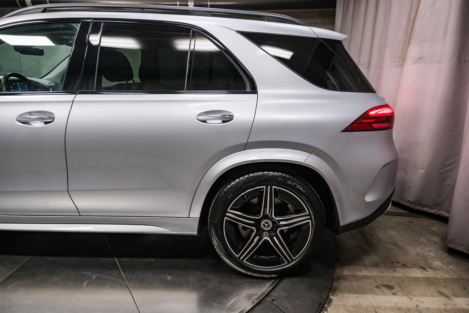 Used 2026 Mercedes-Benz GLE 450 4MATIC w/ Night Package image 8