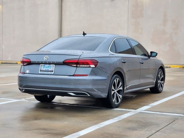 Used 2021 Volkswagen Passat 2.0T SE FWD image 5