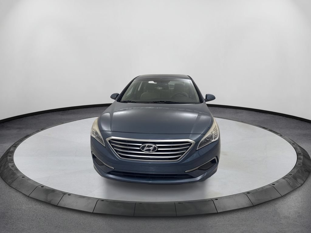 Used 2016 Hyundai Sonata SE FWD image 2