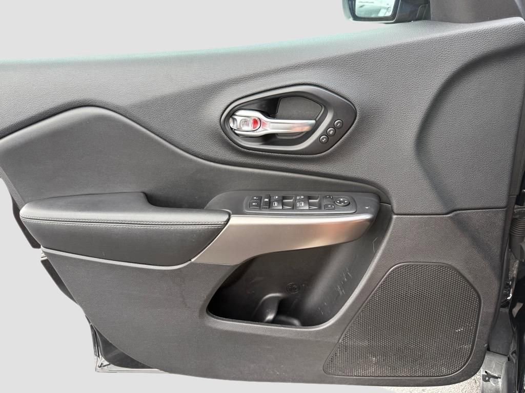 Used 2020 Jeep Cherokee Limited image 20