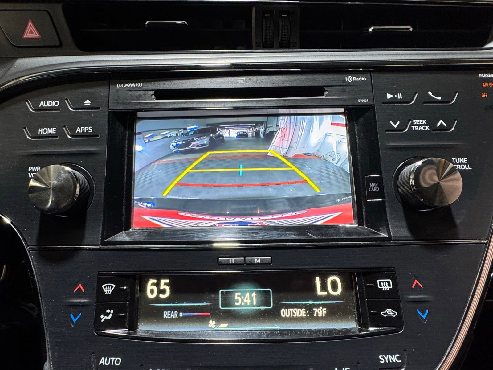 Used 2015 Toyota Avalon Limited image 21