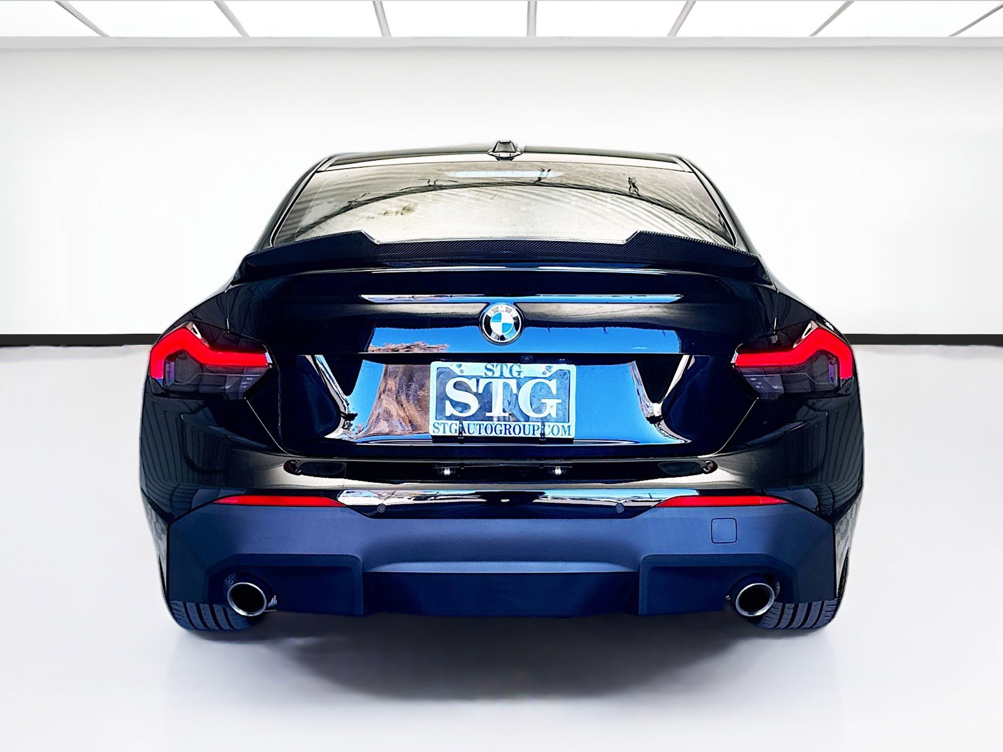 Used 2023 BMW 230i Coupe w/ Convenience Package image 5