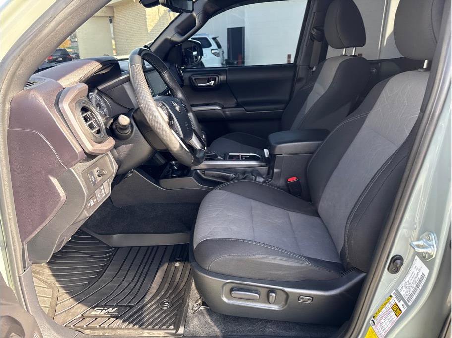 Used 2023 Toyota Tacoma TRD Sport image 14