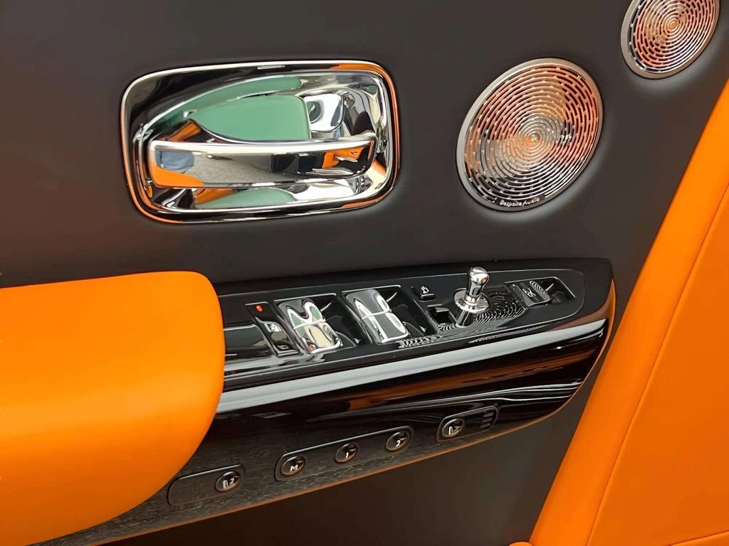 Used 2024 Rolls-Royce Phantom Sedan w/ The Phantom Package image 6