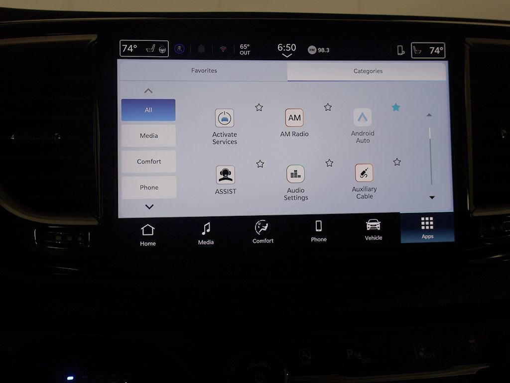 Used 2025 Chrysler Pacifica Select image 56