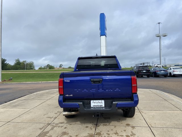 Used 2025 Toyota Tacoma SR5 AWD/4WD image 10