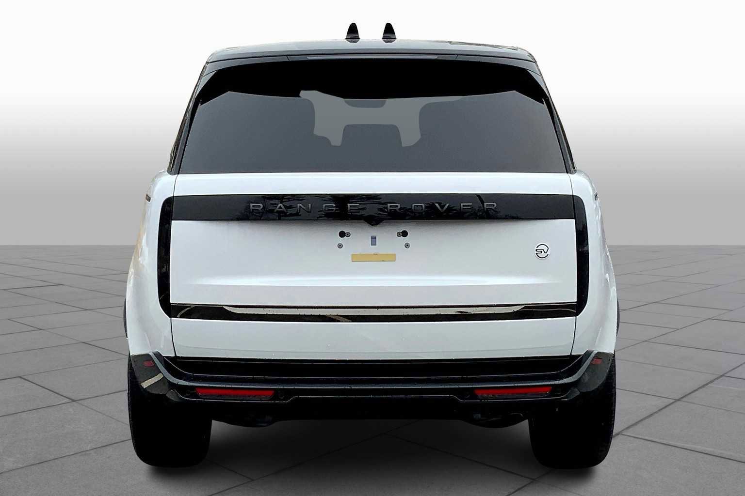 New 2025 Land Rover Range Rover SV image 3