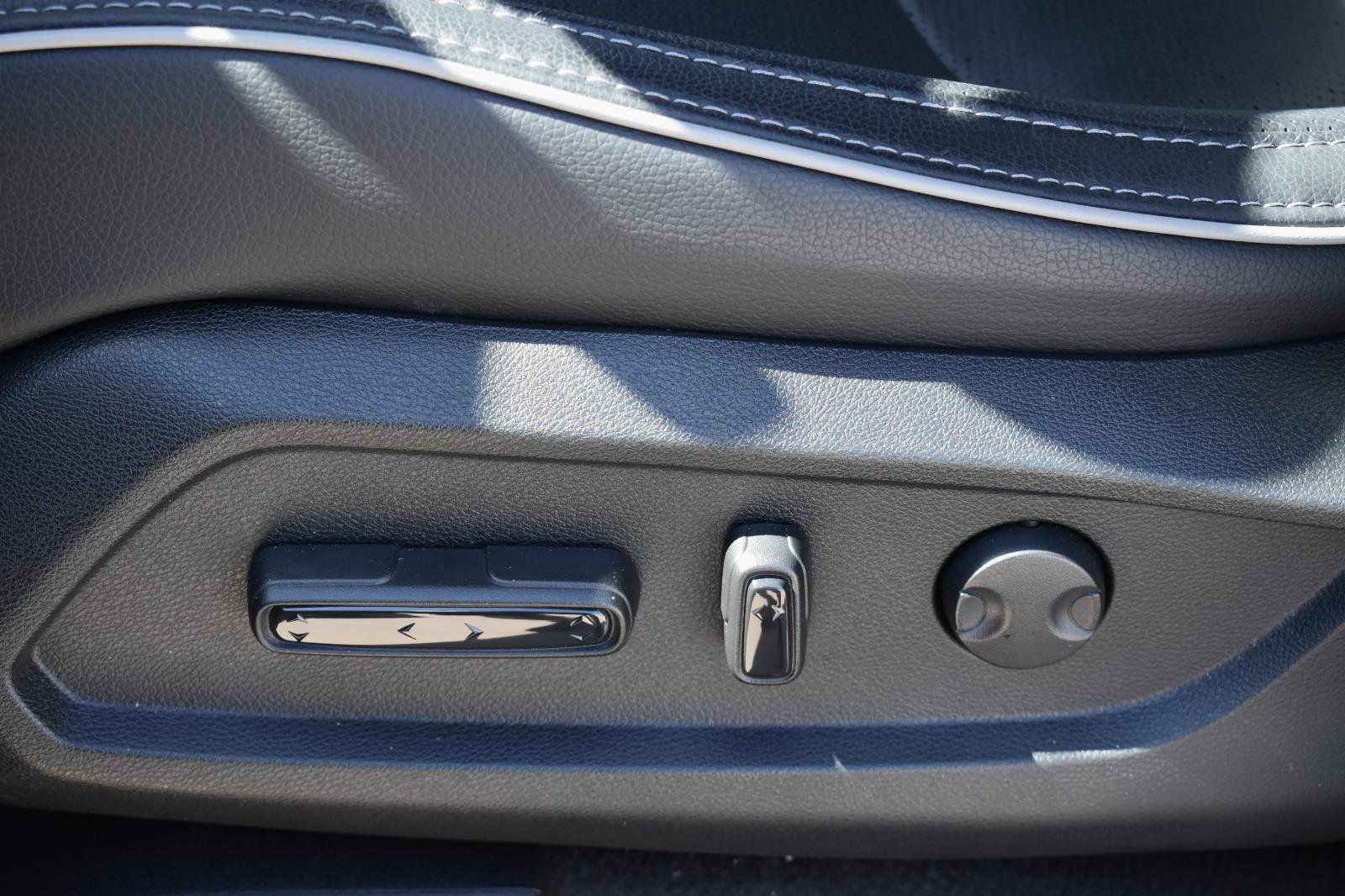 Used 2025 Honda Pilot Elite image 26