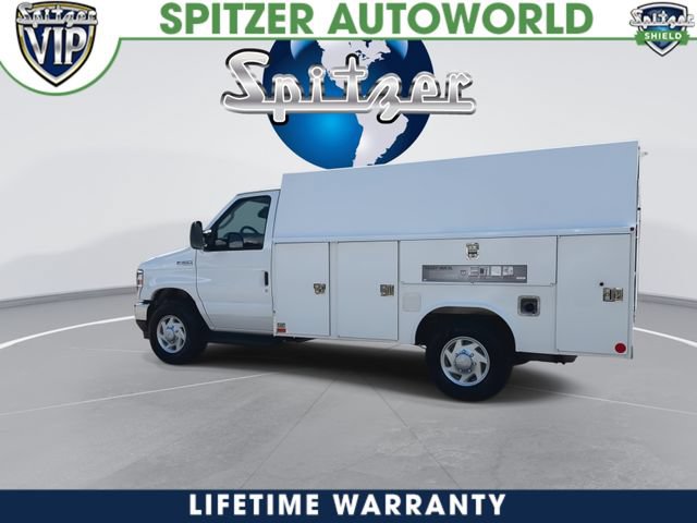 New 2027 Ford E-350 and Econoline 350 Super Duty w/ Interior Upgrade Package RWD image 7