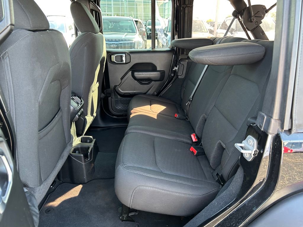 Used 2023 Jeep Wrangler Unlimited Sport AWD/4WD image 21