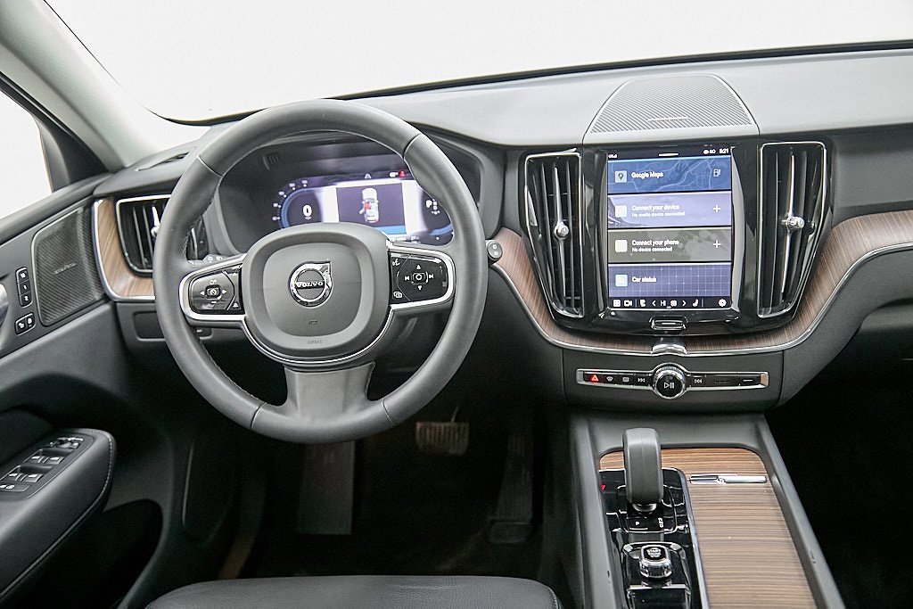 Certified 2023 Volvo XC60 T8 Plus w/ Climate Package image 25