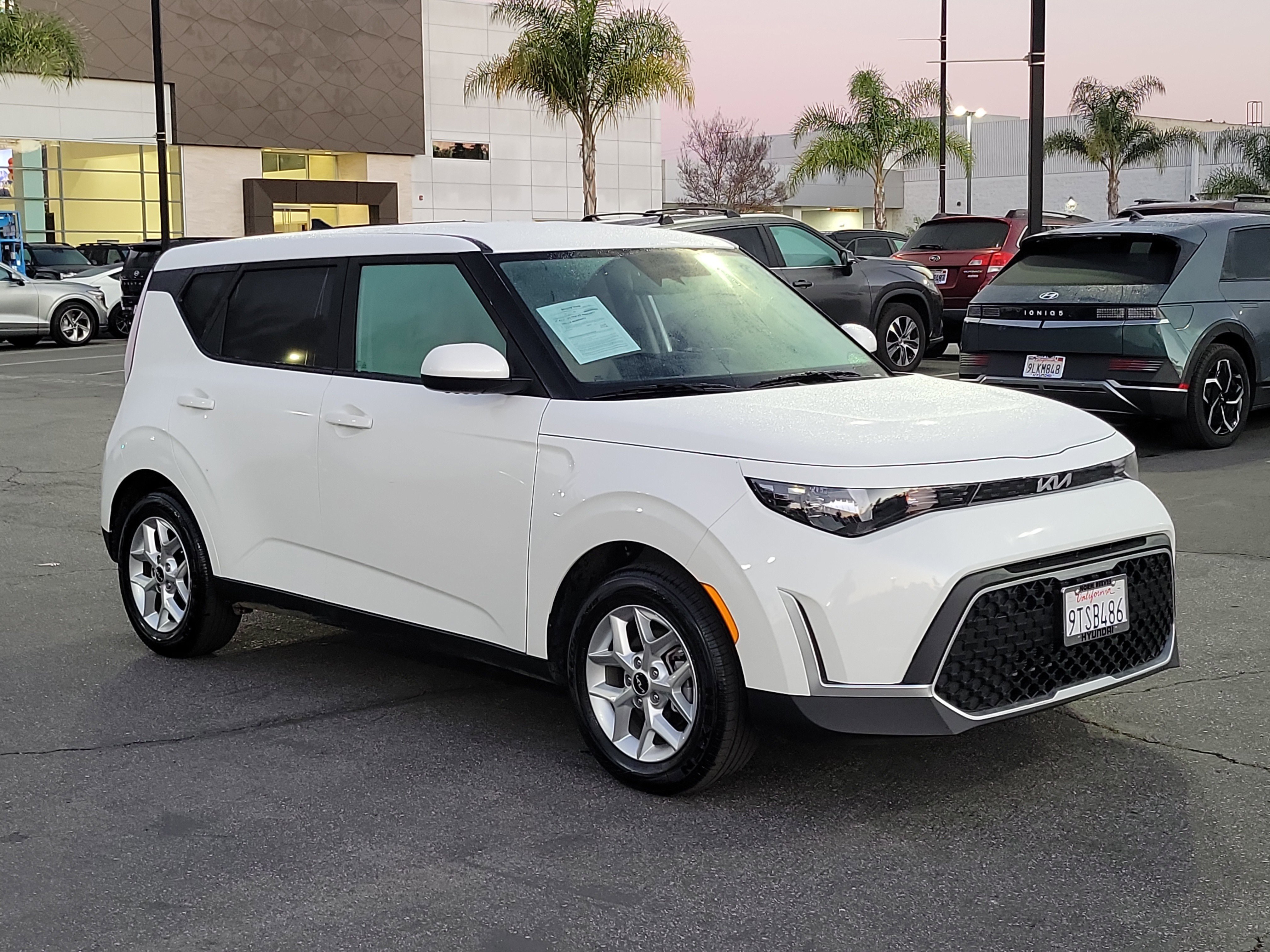 Used 2025 Kia Soul LX image 27