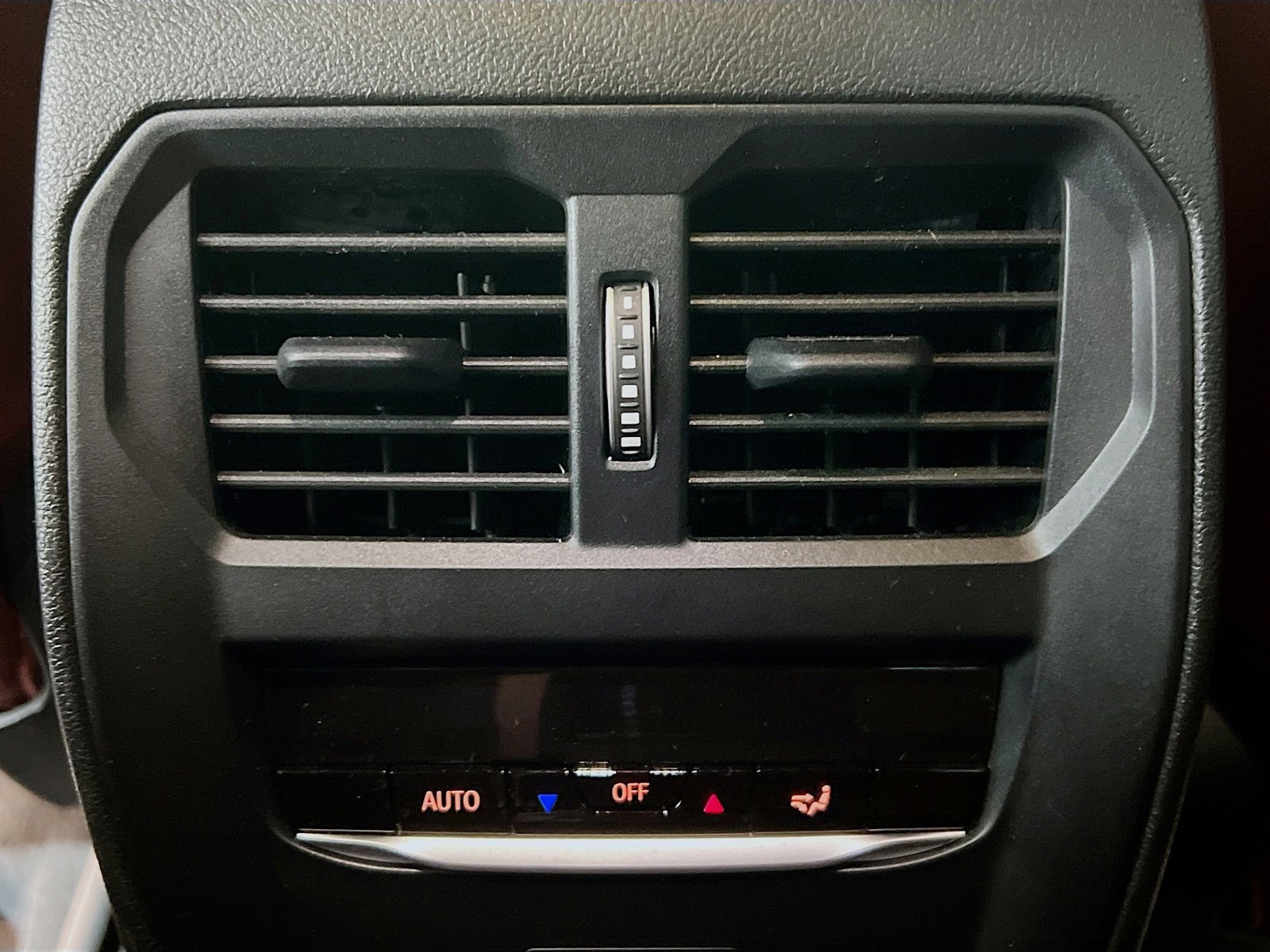 Used 2024 BMW M340i w/ Premium Package image 19