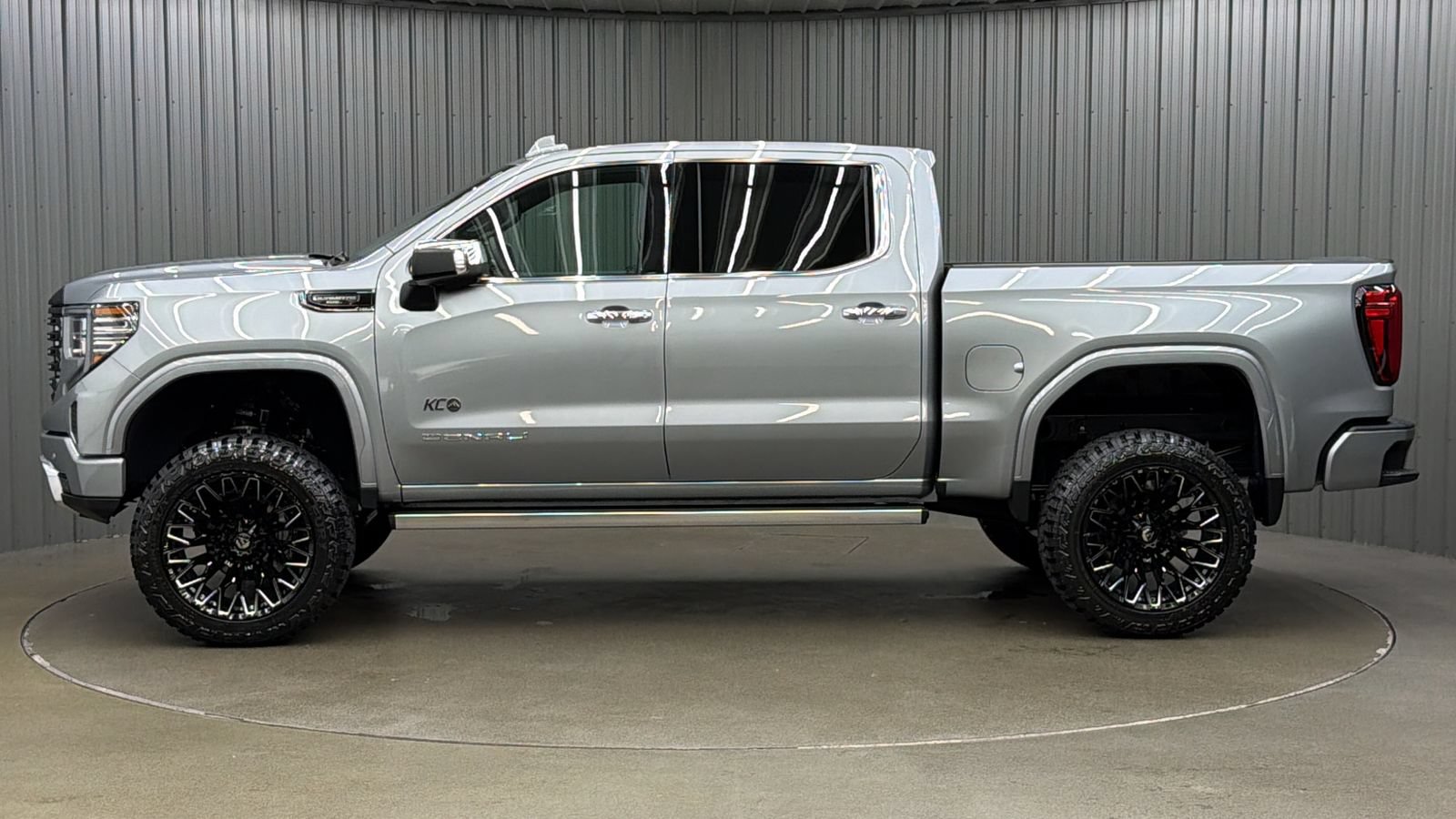Used 2026 GMC Sierra 1500 Denali Ultimate AWD/4WD image 2