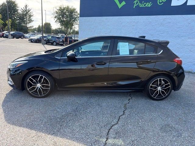 Used 2017 Chevrolet Cruze LT FWD image 2